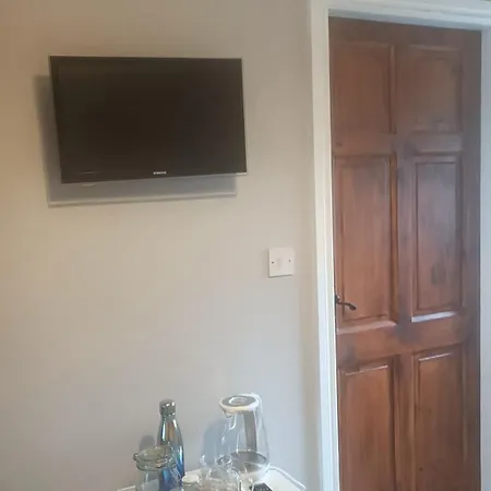 Homestay Swallows Nest *