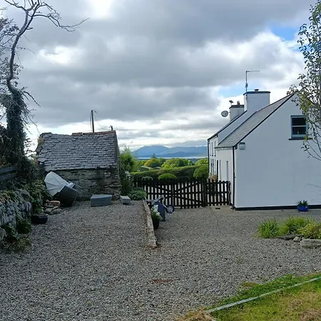 Swallows Nest Séjour chez l'habitant Glanbannoo Upper